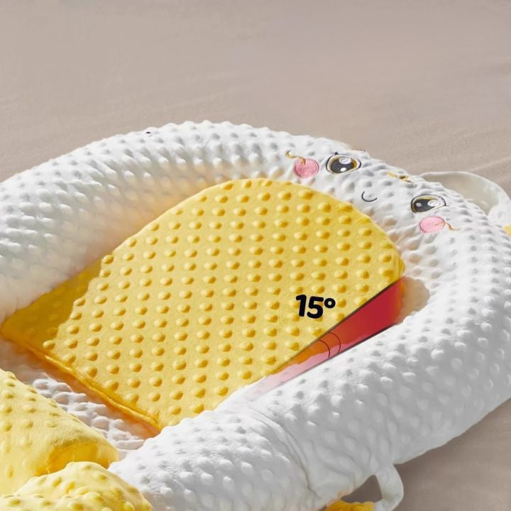 Gentle Palm Hug Baby Bed