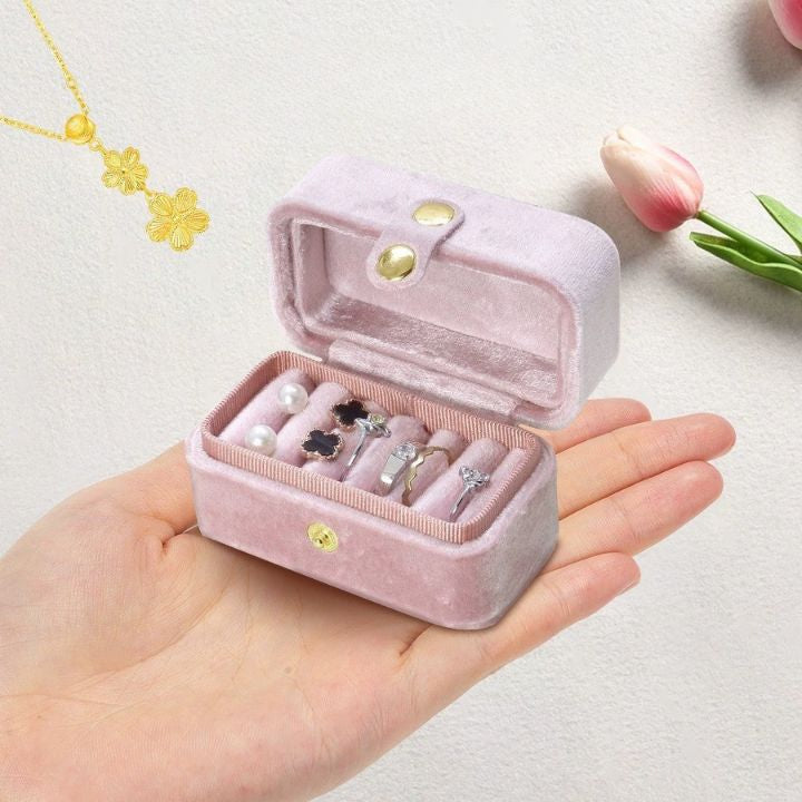 Elegant Velvet Jewelry Keeper