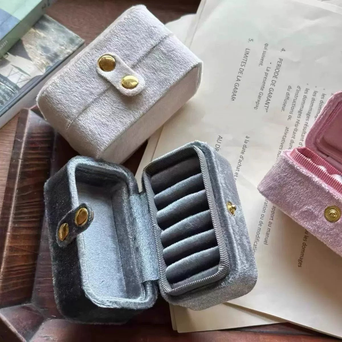 Elegant Velvet Jewelry Keeper